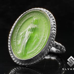 Anillo de la Virgen María, anillo de plata de ley 925 oxidado negro, anillo de sello de oración, anillo de intaglio de vidrio verde, anillo de plata antiguo para mujer