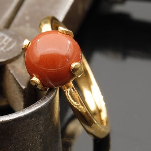 Natürliche Roter Jaspis Kristall handgemachte 24K Vergoldete 925 Sterling Silber Runde Edelstein Ring Widder Frauen Einzigartige Solitär Ring Energie Stein