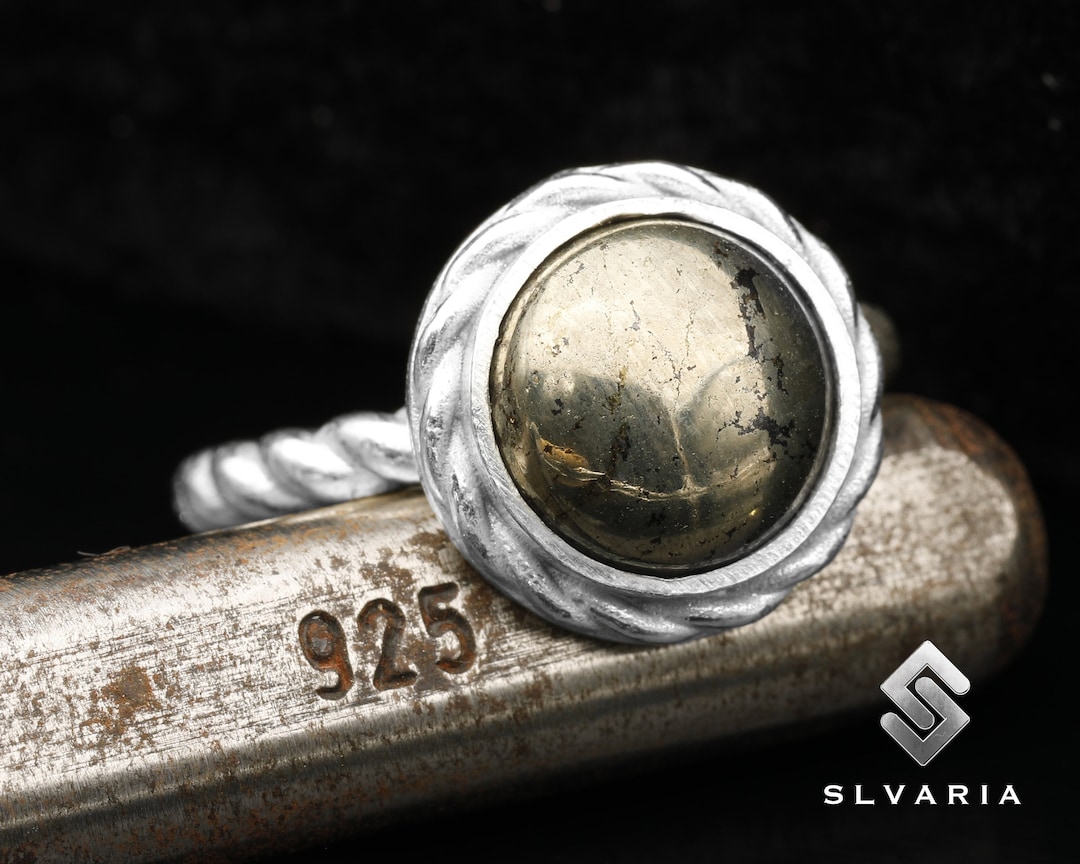 Bague anti-ternissement faite main en cristal de pyrite naturelle