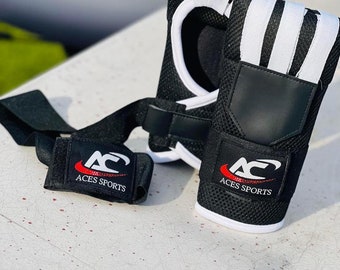 Fast Hand Wraps: Boxing, MMA, Kickboxing Gloves