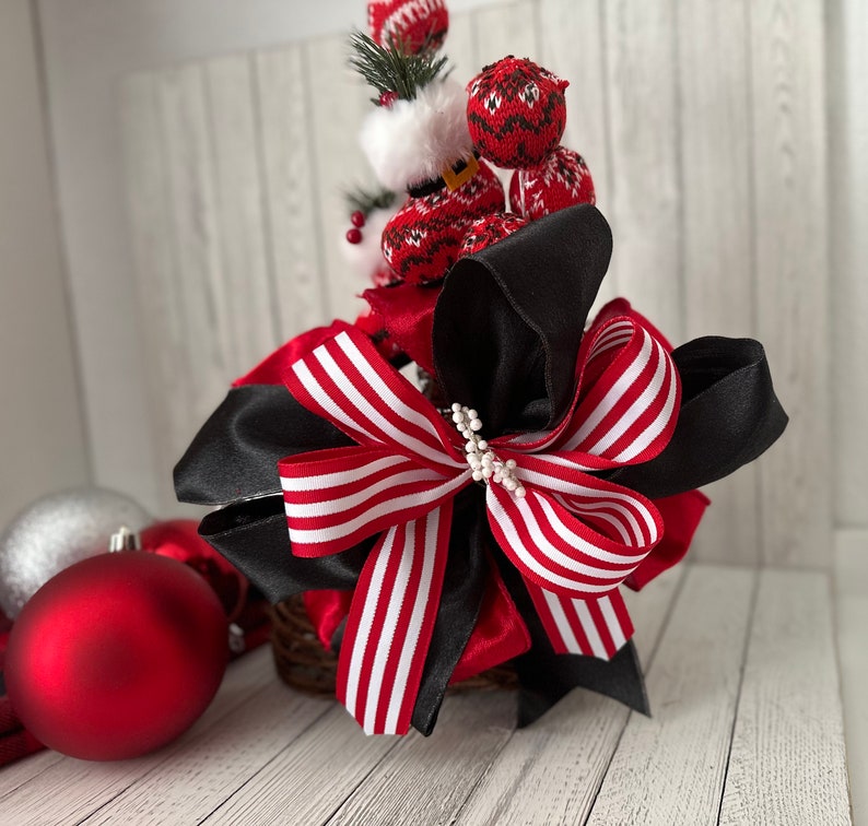 Christmas Holiday Decor, Santa Grapevine Boot Decoration, Great Festive ...
