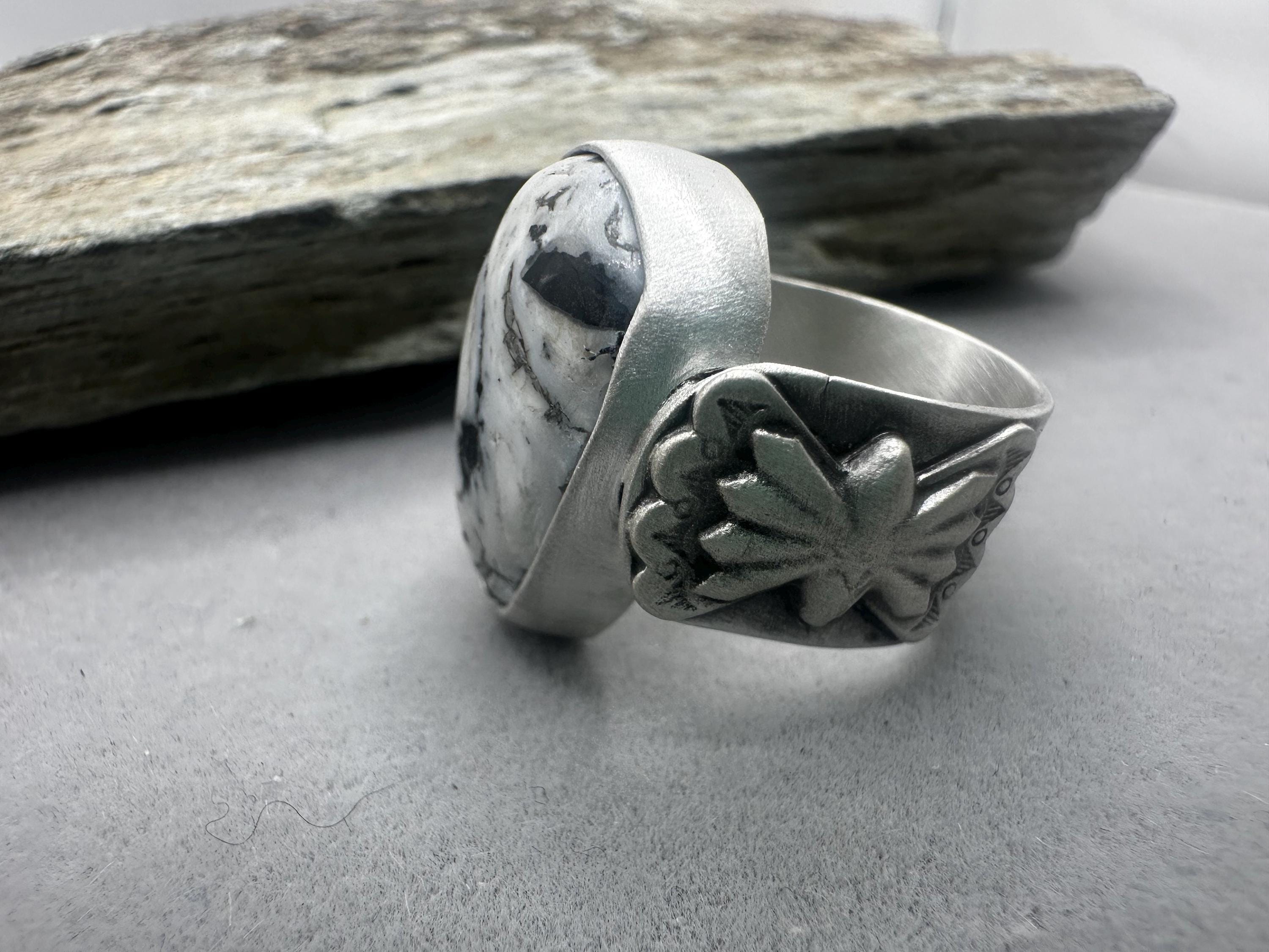 Weißer Büffel Ring