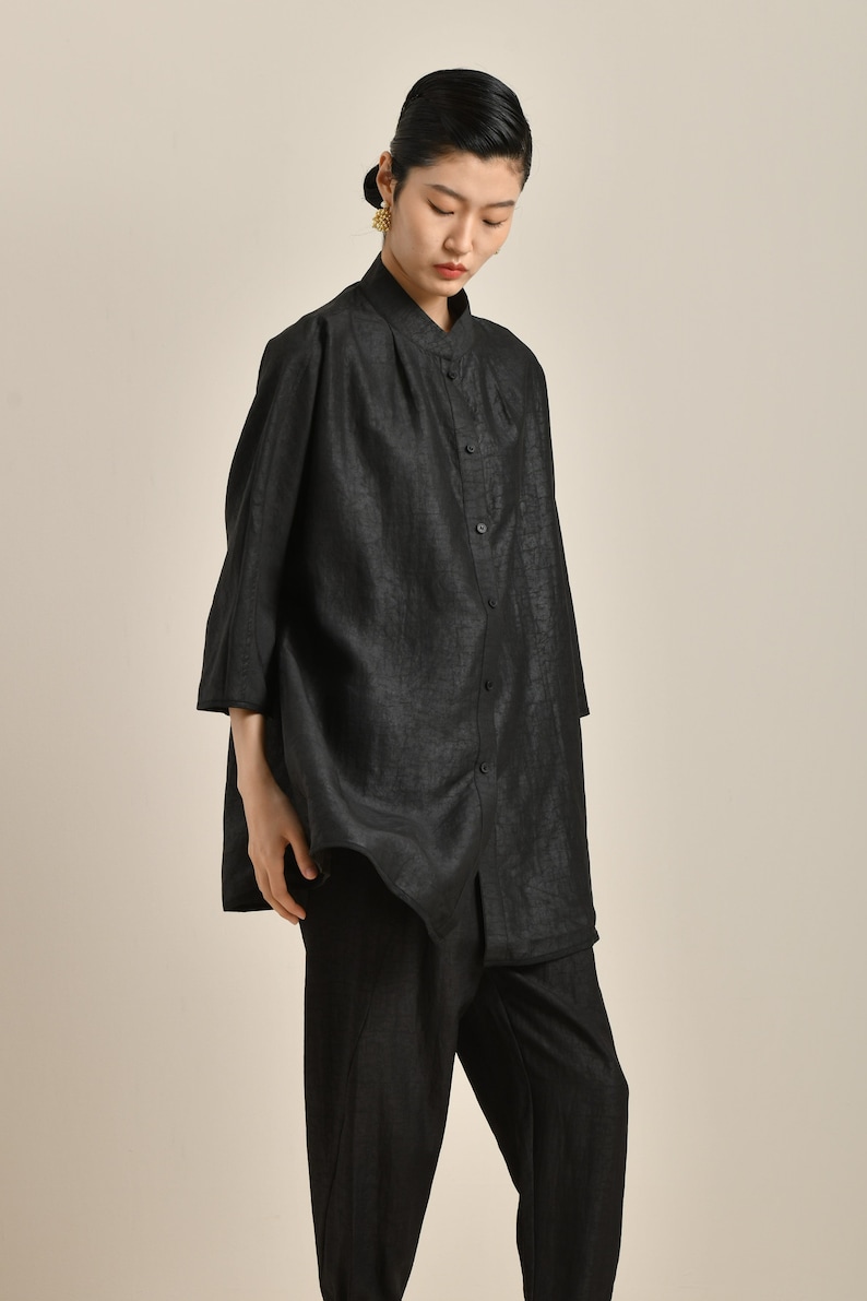 Chemise oversize noire coupe ample 100 % soie boue gambiered Tradition chinoise modernisée respectueuse de l'environnement, teinte végétale naturelle Fabriqué sur commande image 5