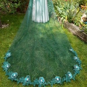 Elegant Emerald Green Wedding Cape Veil with 3D Floral Details and Shimmering Gold Dust