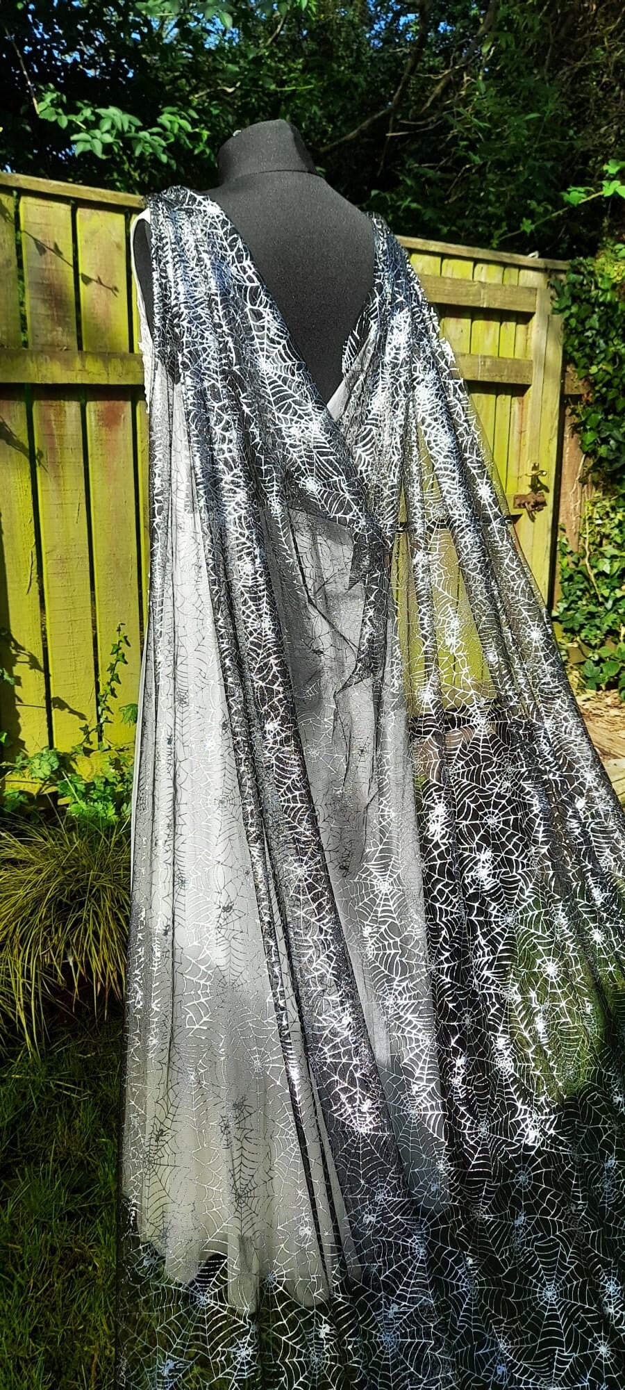 Schwarzer Hochzeits-Schleier Aus Tüll – 2-stufig, Mit Metallkamm, Für Gothic, Halloween & Cosplay