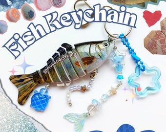 Kurzer Fisch Schlüsselanhänger mit Perlenschmuck / Fisch Köder Schlüsselanhänger / Schmuckstück / Kawaii Y2K Fisch Taschenanhänger Ästhetik / Handgemacht / Heisei Retro
