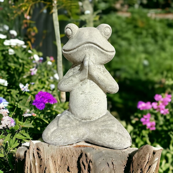 Kleiner Frosch in Yogaposition - Höhe 19cm, Breite 13cm, Tiefe 9cm, Steinfigur für Haus und Garten, massiver Steinguss, OriginalPaul