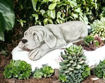 Treuer Liegender Hund-Steinfigur, 8 kg, 11x38x17 cm, Steinguss, Hergestellt in Deutschland, Massiv für Haus und Garten, Skulptur