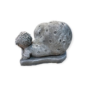 Stone figure Madam Popo Lively sculpture of a happy woman with an extremely large butt for home and garden, frost-proof image 4