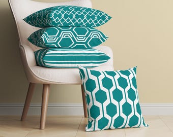 Geometrischer Kissenbezug in Türkis, Kissenhülle in Aquamarin, minimalistisches Designerkissen in Cyan, Dekokissen in Türkis, moderner Kissenbezug