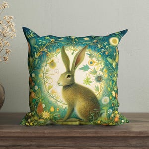 Funda de almohada con diseño de liebre de William Morris, cojín con diseño de bosque encantado, decoración de Woodland Wonderland, almohada decorativa de cuento de hadas con un lindo conejo