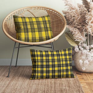Coussin lombaire écossais jaune et noir avec insert, coussin lombaire style campagnard moderne, coussin campagnard à carreaux avec imprimé tartan