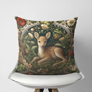 Funda de almohada con ciervo en el bosque inspirada en William Morris, almohada de ciervo de estilo rústico, Cottagecore, cojín decorativo, cojín botánico con flores de cervatillo