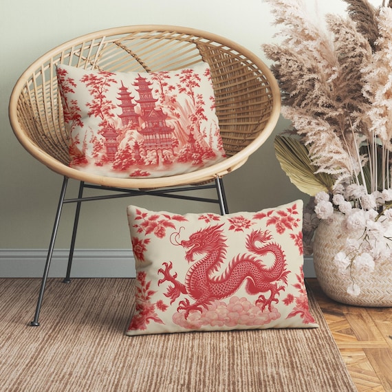 赤いシノワズリ柄ランバーピロー（中国風トワルプリント入り）、中綿