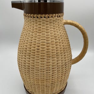 Vintage MCM Corning Design Pichet isotherme en osier, bois, plastique, carafe à café