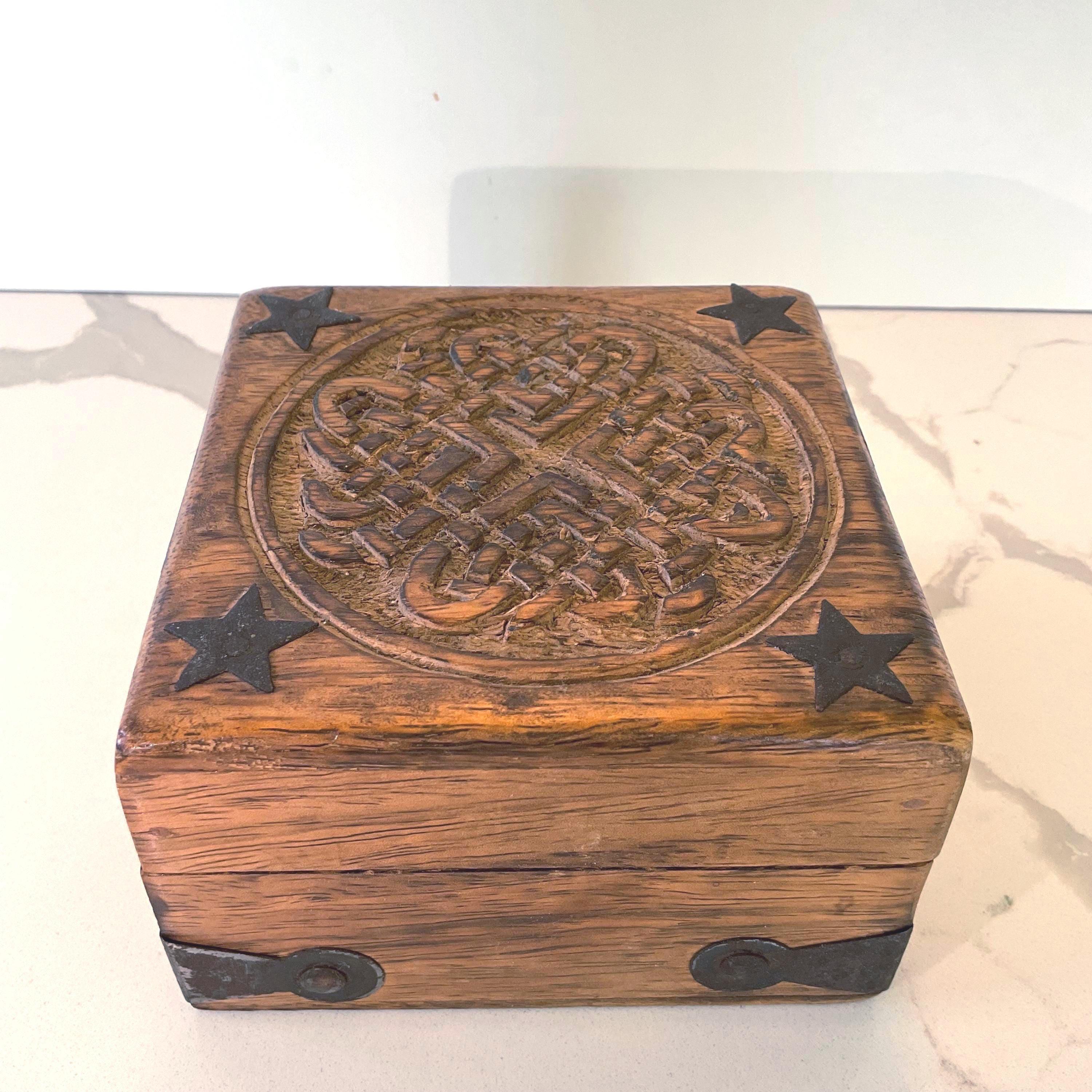 ヴィンテージの手彫り木製ジュエリー/小物/収納装飾ボックス - Etsy 日本