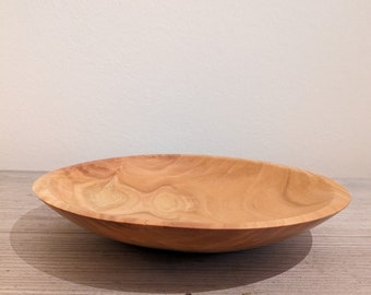 Gedrechselte Schale aus Kirschholz - mit leichtem Riss und Asteinschluss (20 cm x 3,5 cm)