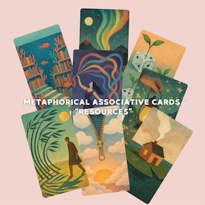 Może przedstawiać: Zestaw ilustrowanych kart z różnymi scenami, w tym biblioteką z rybami, kobietą z kolorowymi strumieniami i domem z latarnią. Karty zawierają tekst "METAPHORICAL ASSOCIATIVE CARDS" i "RESOURCES".
