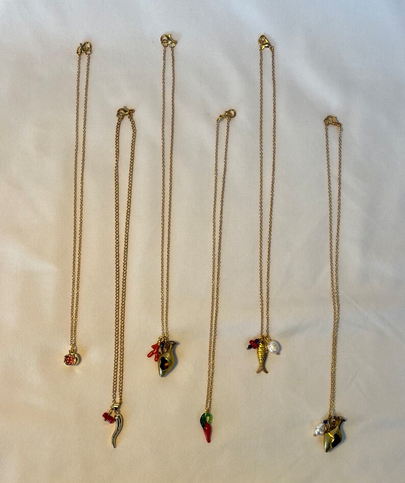 Cornicello Horn Necklace, Good Luck Charm, Chili Pepper Necklace, Italian Horn Pendant Necklace