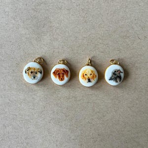 Handbemalte Haustierporträt-Halskette – Individueller Gedenkschmuck für Hund oder Katze, vergoldete/vergoldete Kette