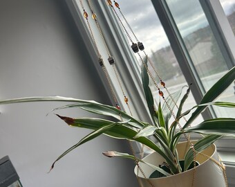 Plant hanger beaded, indoor plant hanger, plant hanger beaded, beaded plant pot, beaded plant hanger, gold chain pot hanger