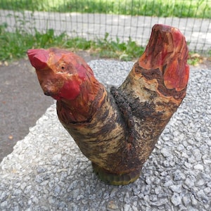 Hölzernes Huhn. Handgeschnitzter Hahn, Huhn Figur, hölzerner Hahn Dekor. Braune Henne Holz Figur Bauernhof Tier Statue Miniatur Huhn