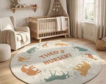 Tappeto per cameretta personalizzato in stile safari scandinavo, lavabile; con retro antiscivolo disponibile.