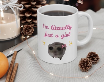 Tazza con meme "Sono letteralmente solo una ragazza criceto", regalo virale su TikTok