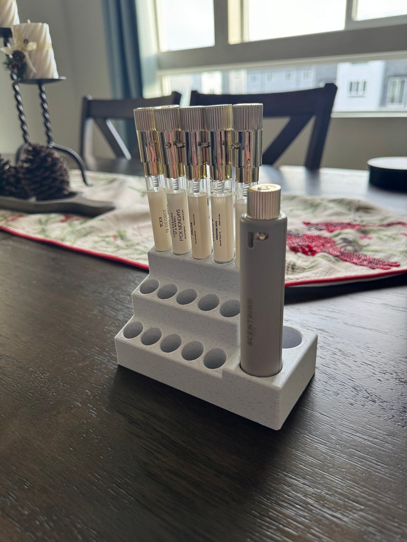 Scentbird fragrance holder image 1