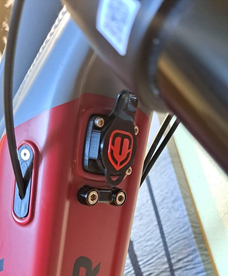 Mondraker charging port cover improved model image 9