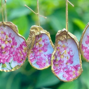 Oyster shell ornament - pink hydrangeas