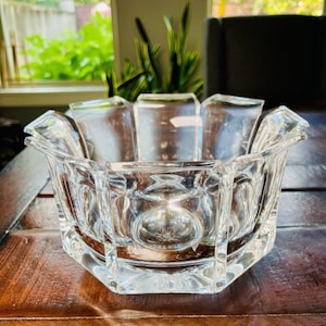 1970s Grainware Angular Regal Lucite Acrylic Bowl by William Bounds 8.75"
