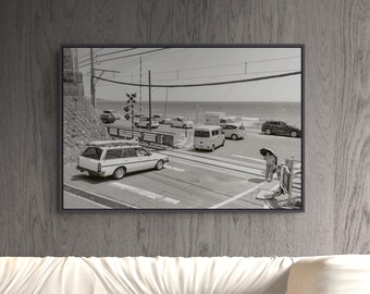 Kamakura Surf Wagon Railway Crossing – Black & White Fine Art Photography (Floating Frame Canvas)