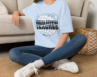 T-shirt voor docenten maatschappijleer | Globe Retro Typografie