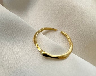 Anillo de oro extra fino, anillo minimalista de oro, minimalismo, anillo abierto ajustable apilable, anillo de oro delgado, anillo de oro simple, minimalista