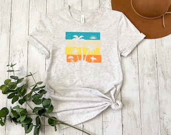 Camiseta com palmeira tropical: clima de férias na praia