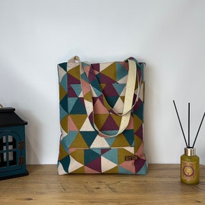 Sac fourre-tout. Sac géométrique en tissu crème. Anse, recto-verso, design personnalisé, réutilisable, lavable en machine, sac tendance en tissu fabriqué à la main durable