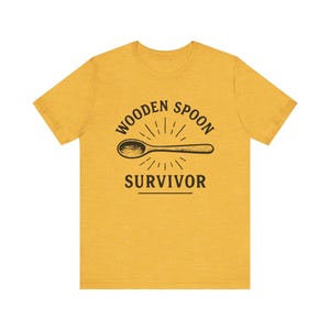 Wooden Spoon Survivor Funny T-Shirt - Hilarious Nostalgic Tee for Adults - Mother's Day Humor Shirt - Childhood Discipline Joke Tee afbeelding 4