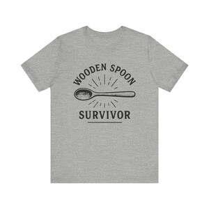 Wooden Spoon Survivor Funny T-Shirt - Hilarious Nostalgic Tee for Adults - Mother's Day Humor Shirt - Childhood Discipline Joke Tee afbeelding 6