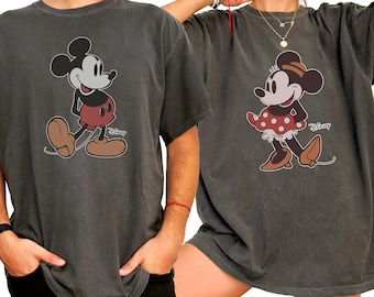 Camiseta retro de Mickey Mouse Comfort Colors®, camiseta clásica de pareja con pose de Mickey y Minnie Mouse de Disney, camiseta a juego de pareja de Disney, camiseta de Disneyland