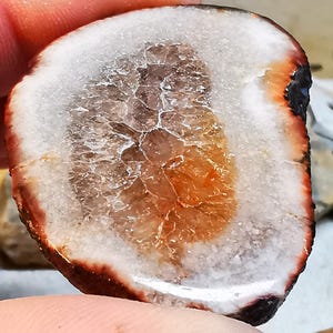 ¿Nudo de cuarzo de la cantera Barras con cuarzo mandarina naranja? Crecimiento secundario