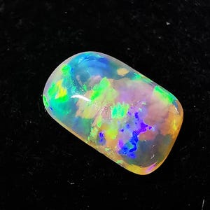 Stunning Lighting Ridge N9 crystal opal. 0.55ct
