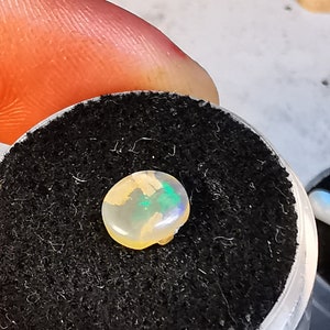 Bargin Lightning Ridge N9 crystal opal. 0.75ct