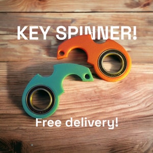 Keychain Spinner in Karambit style fidget Toy 3D Print – Key spinner as a keychain, also with glow in the dark effect 3D print