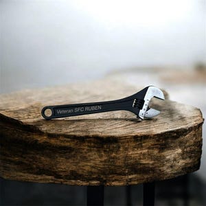 Cadeau outils pour papa beau-père frère petit ami clé à molette gravée au laser