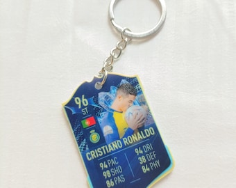 Cristiano Ronaldo Al Nasr FC24 Fut-kortnyckelring | CR7 Portugal-present | Akrylnyckelring | Saudiarabisk legend | Rekordkortspresent