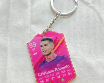 Cristiano Ronaldo Al Nasr Fut-kortnyckelring | CR7 Saudiarabien-present | Akrylnyckelring | Portugal-legend | EA Sports-kortpresent till fan