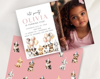 Könnte beinhalten: Eine rosafarbene Geburtstagseinladung mit einem Foto eines jungen Mädchens, das ein rosafarbenes Stirnband trägt. Die Einladung lautet "Let's party Olivia is turning five!" mit Details zur Party. Der Hintergrund der Einladung ist ein rosafarbenes Muster aus Hunden, die Partyhüte tragen.
