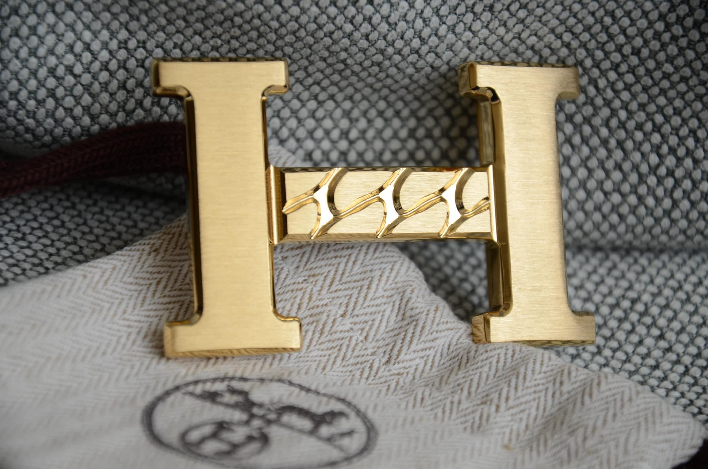 Hermes belt buckle gold hot sale