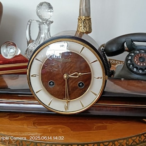 Vintage Duitse Hermle Wood Brass mechanische pendule, goede en werkende staat